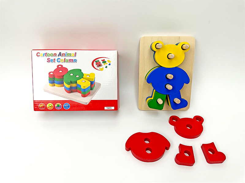 Wooden Bear Pole Set