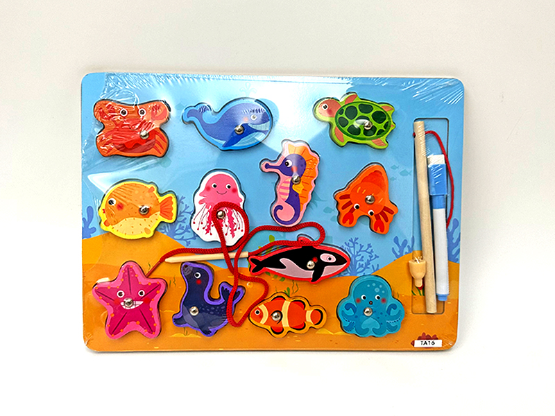 Wooden Fishing Board For Marine Animals Wearing Ropes