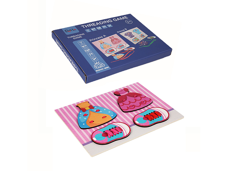 Wooden Girls Wear Ropes And Tie Shoelaces Game