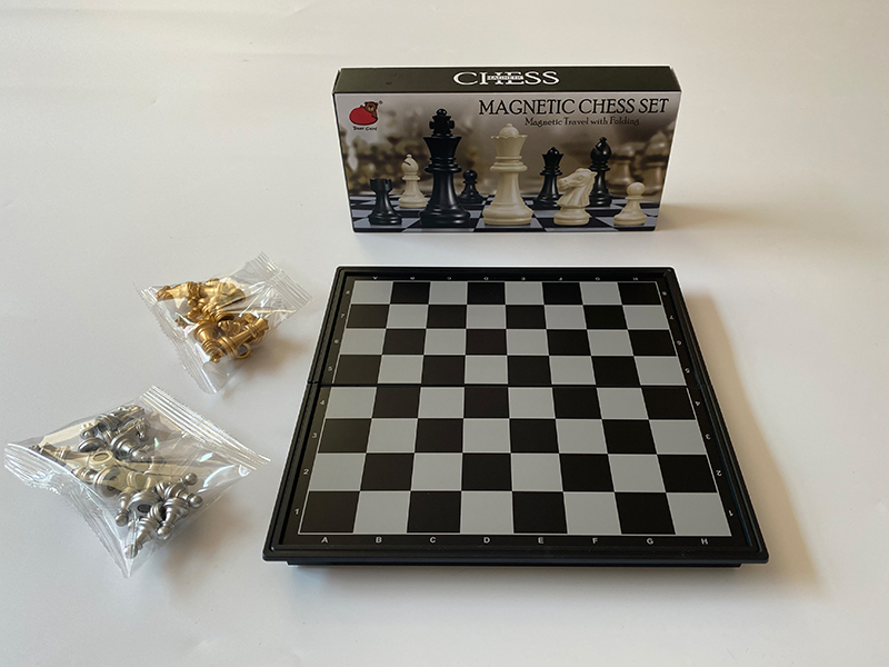Magnetic Folding Black And White Chess