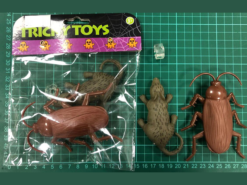 Glass Climbing Cockroach+Mouse Toy