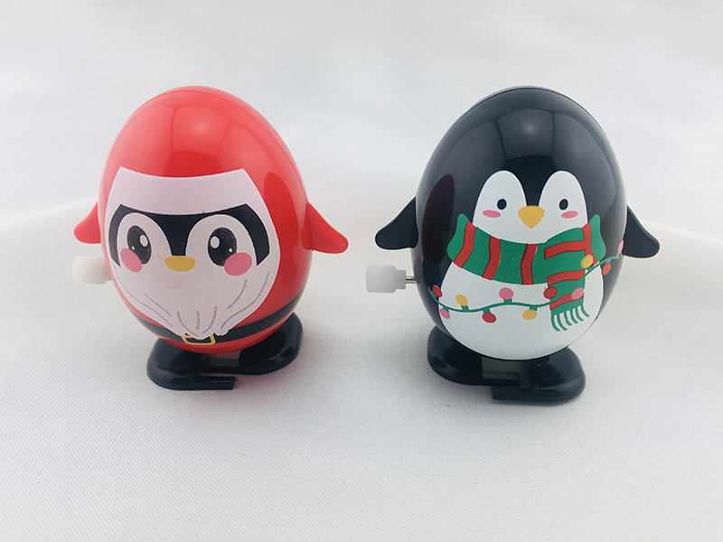 Wind Up Christmas Penguin(2)