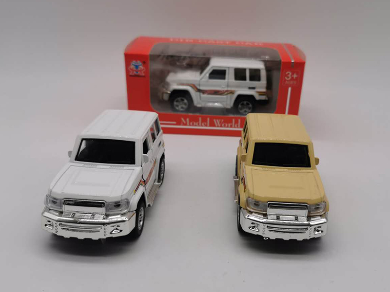 1:32 Pull Back Alloy FJ40 Off-Road Vehicle With Light And Music
