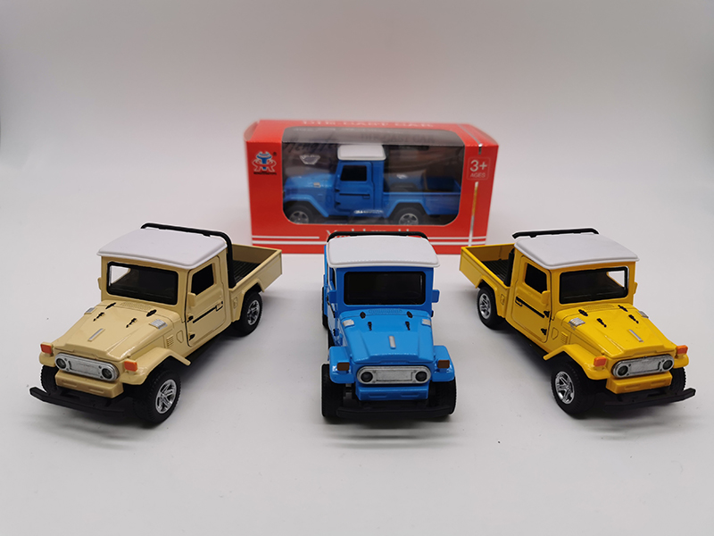 1:32 Pull Back Alloy Land Cruiser Pickup Truck With Light And Music