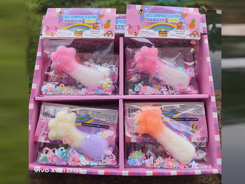 Pinching Music: Long Cat Claws