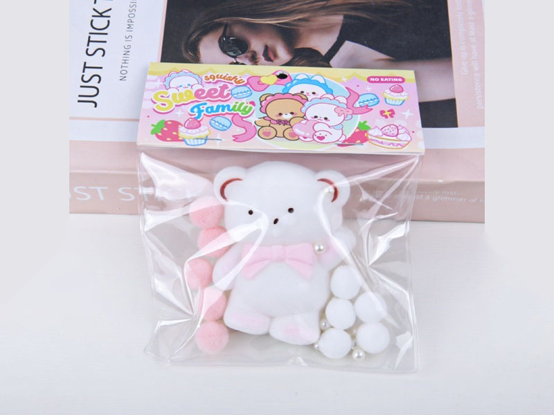 The Jelly Kneading Game Features Spray-Painted Hello Bear Pearls, Hairballs And Card Heads