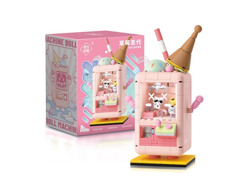 Building Blocks: 331 Pieces Of Strawberry Sundae