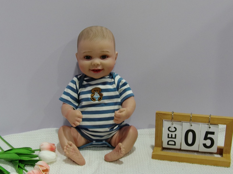 18-Inch High-Quality Imitation Newborn Baby (High Color, With Blue Veins And Blood Vessels Simulating Skin Color, Painted Hair)