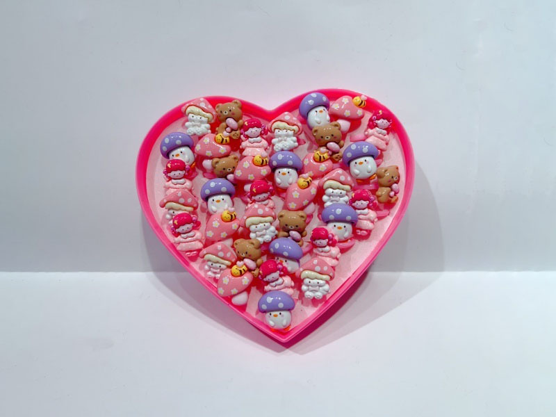 36 Heart-Shaped Peach Box Rings