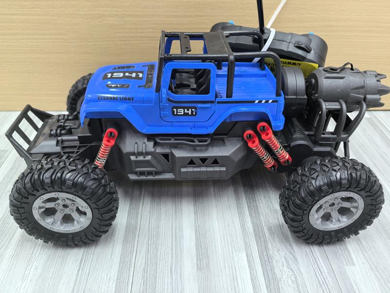 5-Channel Remote Control Door Opening Spray Climbing Car(Included Batteries)