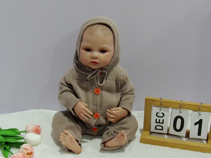 18-Inch High-Quality Imitation Newborn Baby (High Color, With Blue Veins And Blood Vessels Simulating Skin Color, Painted Hair)